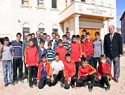 Şampiyon miniklere övgü yağmuru